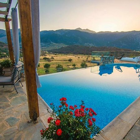 Traditional Villa Askyfou Karés エクステリア 写真