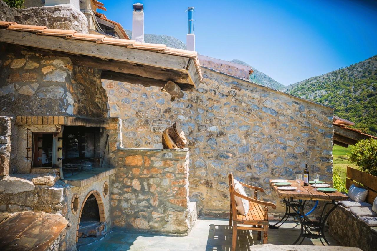 Traditional Villa Askyfou Karés エクステリア 写真